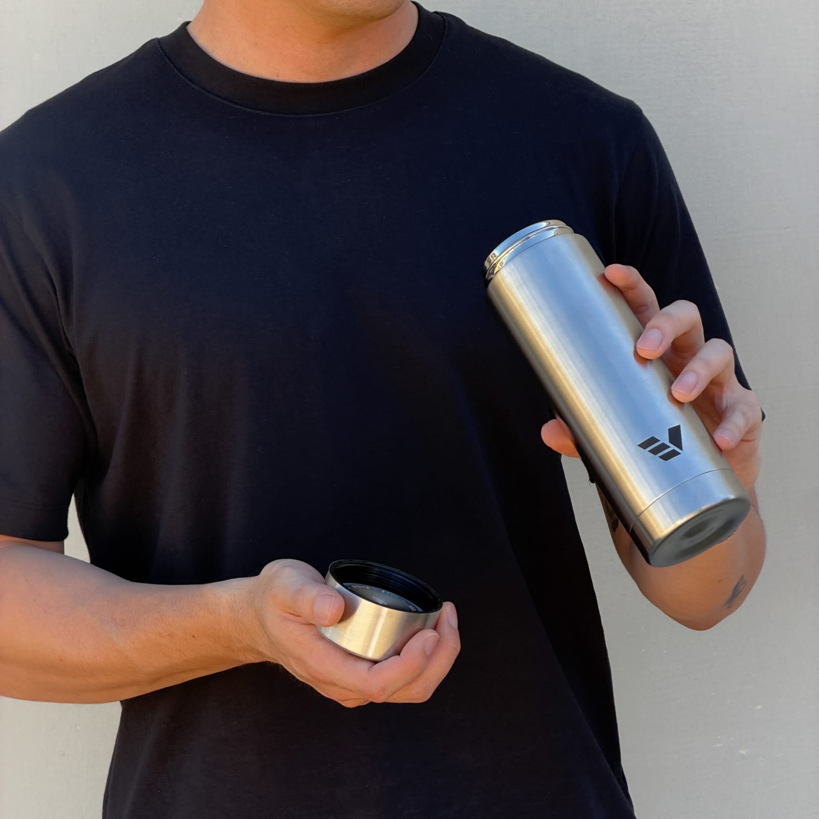 Male with ever vessel stainless steel multi tea flask