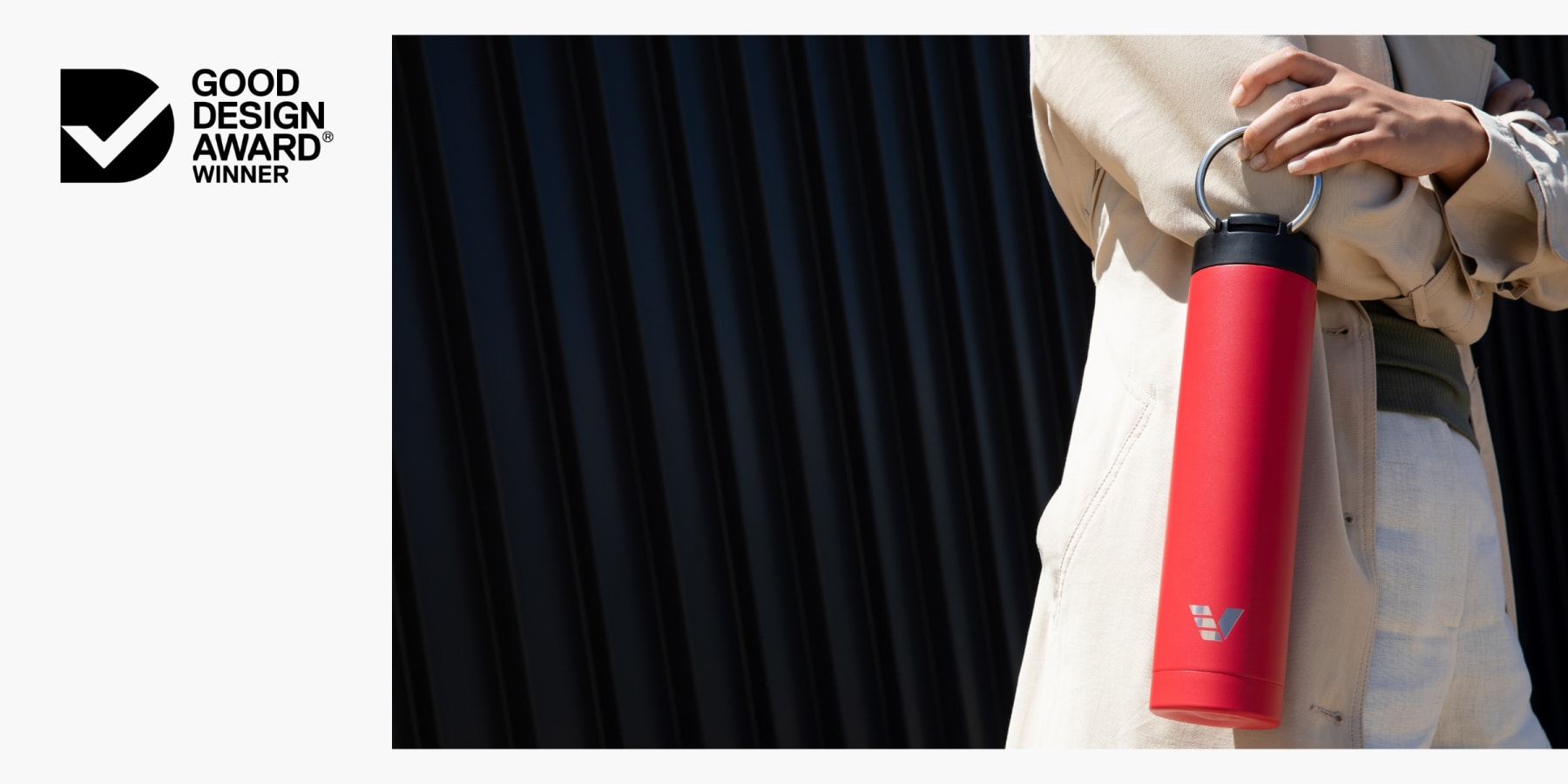 Ever Vessel Good Design Award Winner for the Super Maxi Water Bottle with Sports Lid in Red